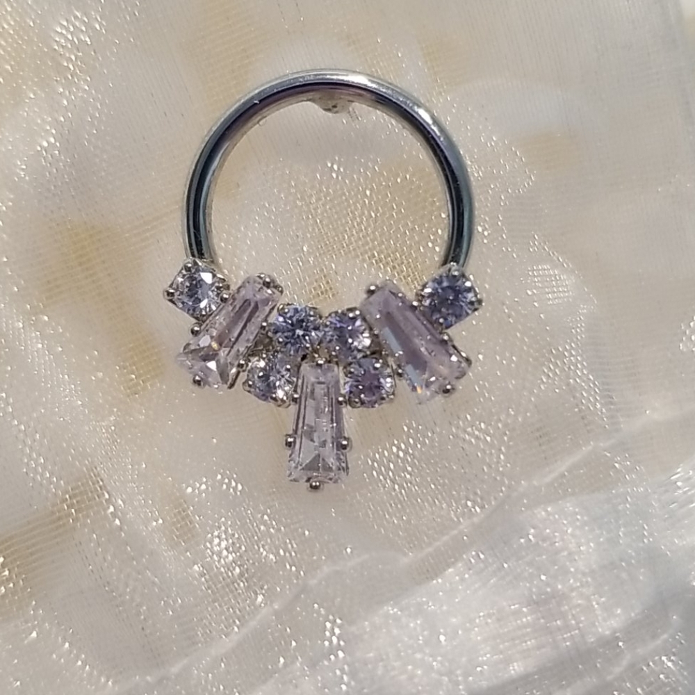 DIAMONDESS Earrings - Picture 2 of 7